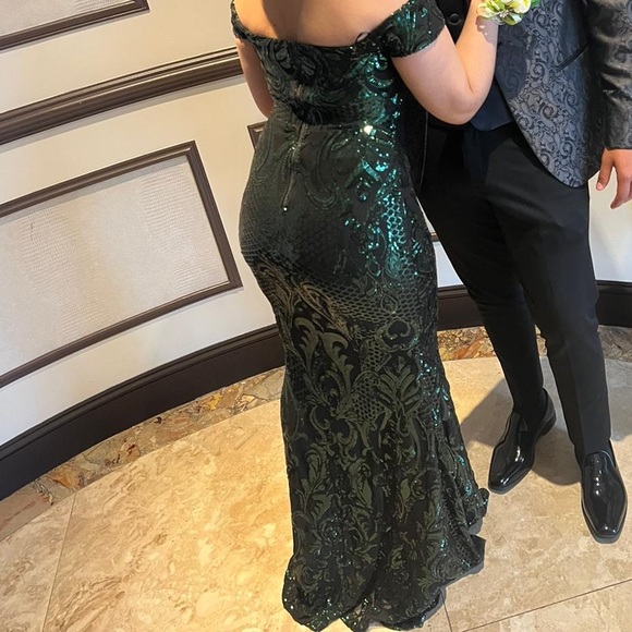 FORMAL DRESS NEW❄️ - Picture 3 of 4